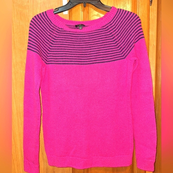 A Talbots ladies small petite pink lambs wool blend pullover sweater. EUC. - Picture 1 of 6